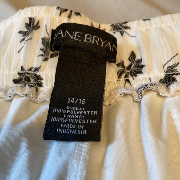 Floral Pleated White Skirt - Picture 5 of 6